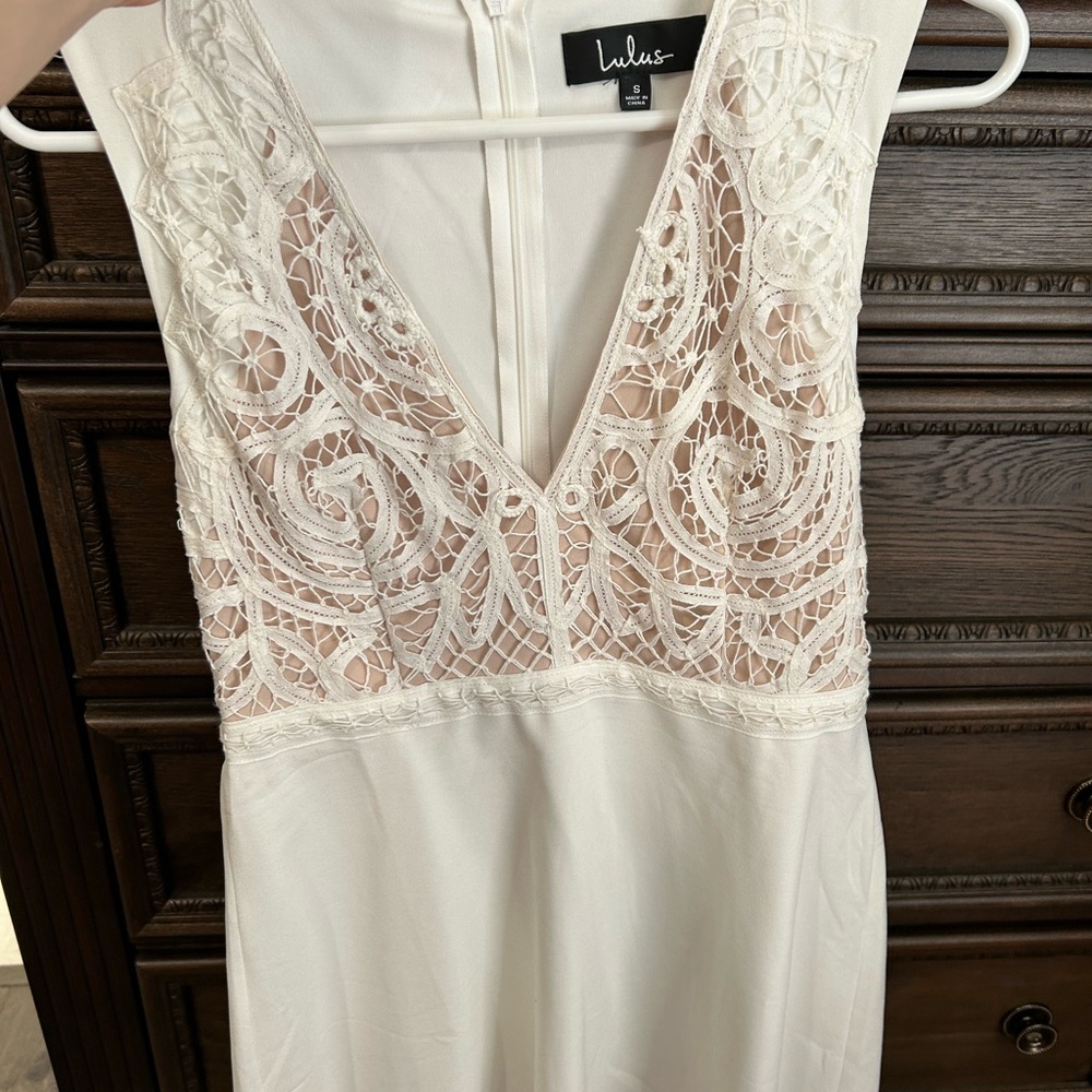 Lulu's Cream Lace Chemise with Vintage-Inspired Elegance